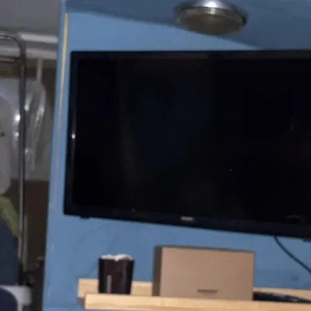 Docked Boat 보트호텔 르발카레스